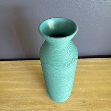 Cargar imagen en el visor de la galería, Floreros de colores