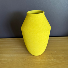 Cargar imagen en el visor de la galería, Floreros de colores