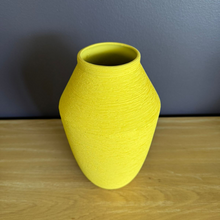 Cargar imagen en el visor de la galería, Floreros de colores