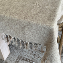 Cargar imagen en el visor de la galería, Mantel 135 x 220 cms