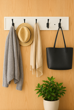 Cargar imagen en el visor de la galería, Percha blanca con ganchos negros