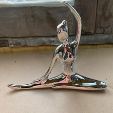 Cargar imagen en el visor de la galería, Figuras de Yoga cerámica