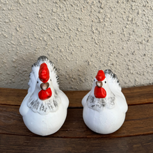 Cargar imagen en el visor de la galería, Gallo y gallina
