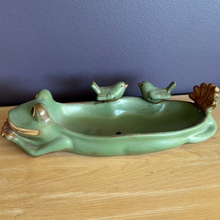 Cargar imagen en el visor de la galería, Figura decorativa &quot;The Frog&quot;
